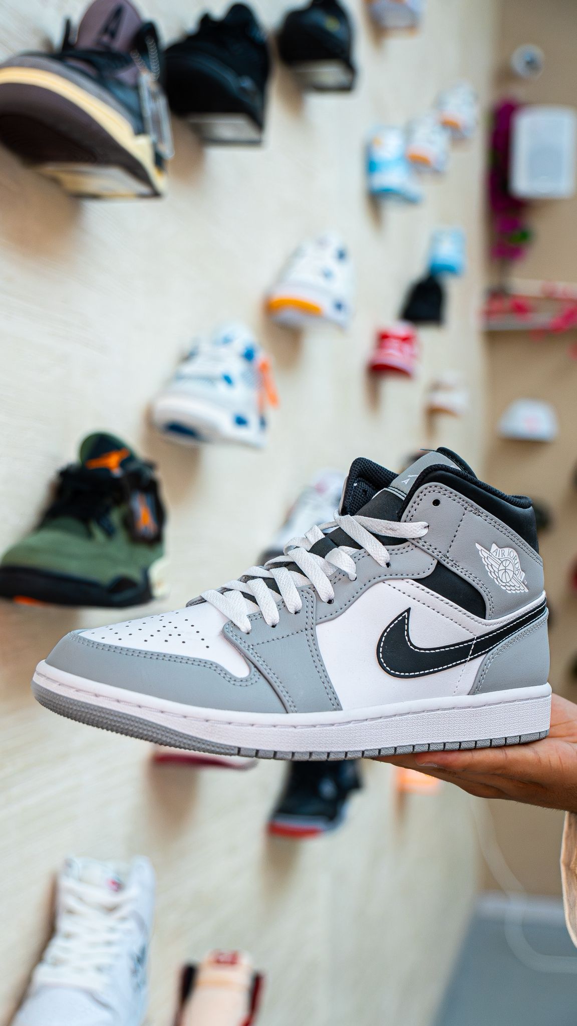 Jordan 1 Mid Antrachite